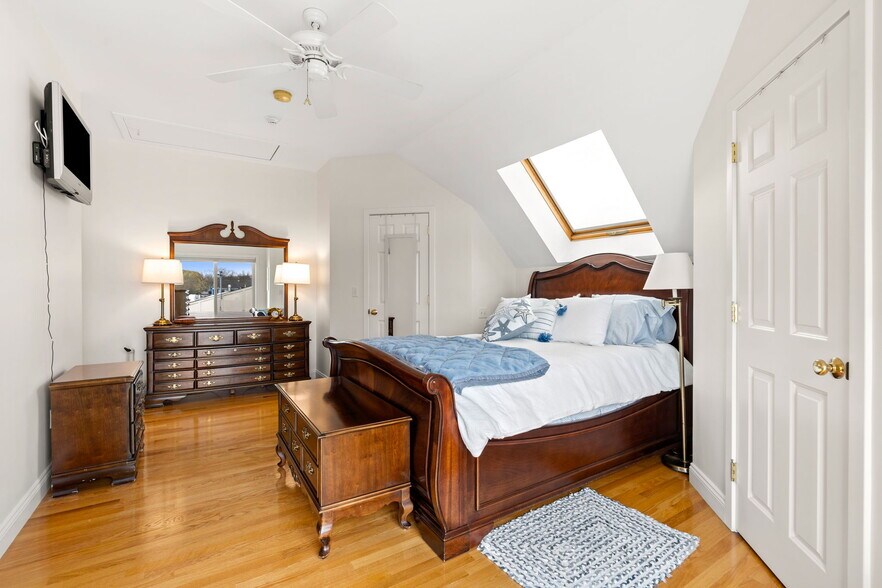 More Photos Of 112 Liberty St, Danvers Marina For Sale