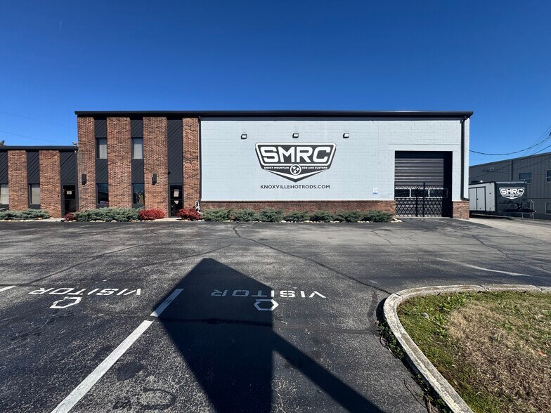 More Photos Of 300 Winona St, Knoxville Distribution For Lease