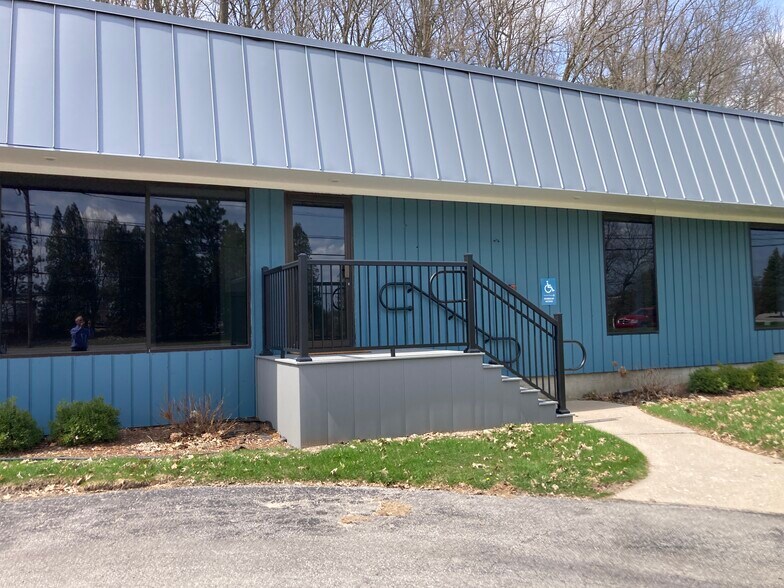 More Photos Of 3639 Cass Rd, Traverse City Coworking Space