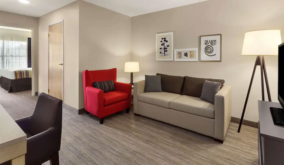 More Photos Of 3051 White Blvd, Pearl Hotel For Sale