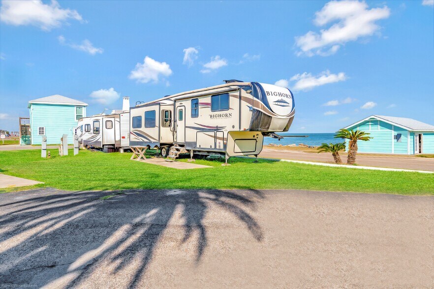 More Photos Of 301 S Fulton Beach, Rockport Trailer Camper Park For Sale