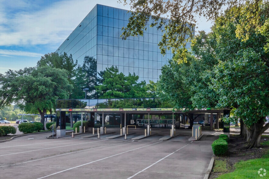 More Photos Of 1919 S Shiloh Rd, Garland Office For Lease