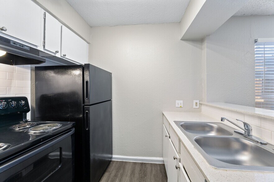 More Photos Of 4314 Gillis St, Austin Apartments For Sale