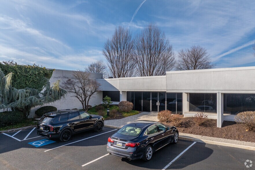 More Photos Of 850 N Wyomissing Blvd, Wyomissing Office For Lease