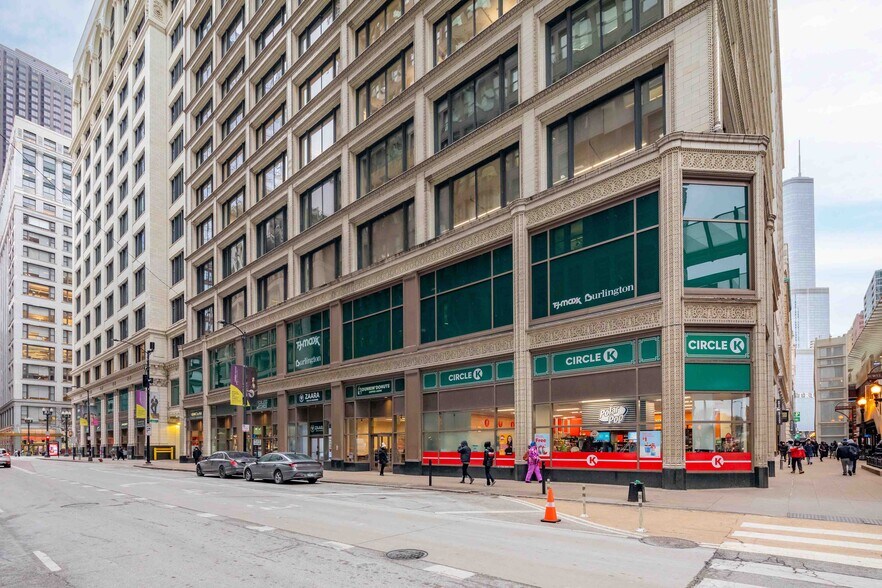 More Photos Of 1 N State St, Chicago Office Residential For Sale