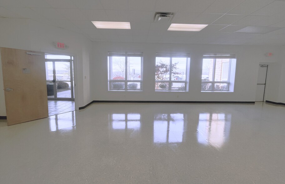 More Photos Of 105 Stony Pointe Way, Strasburg Medical For Lease