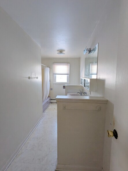 More Photos Of 8372 N Saginaw Rd, Mount Morris Restaurant For Sale