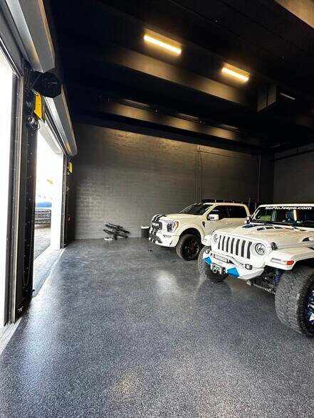 More Photos Of 2011 W State Road 84, Fort Lauderdale Warehouse For Sale