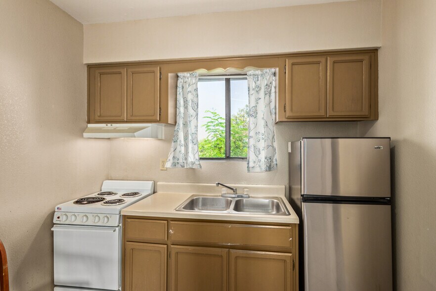 More Photos Of 8008 E Main St, Mesa Hotel For Sale