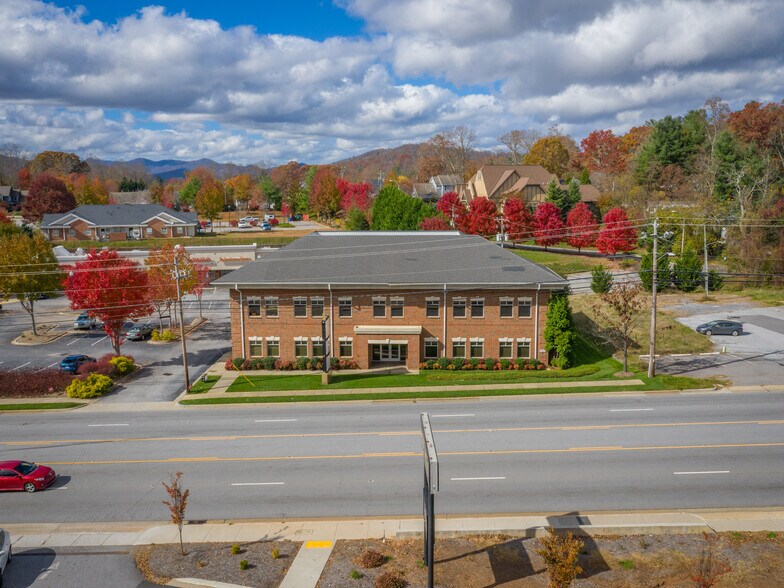 More Photos Of 1985 Hendersonville Rd, Asheville Office For Lease