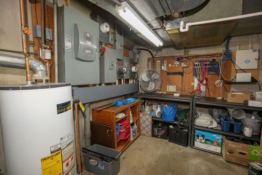 More Photos Of 307 E Center St, Rochester Office For Sale