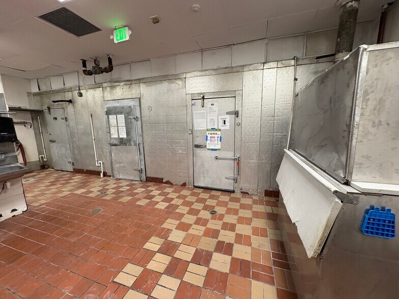 More Photos Of 220 NW 180th Ave, Pembroke Pines Restaurant For Lease