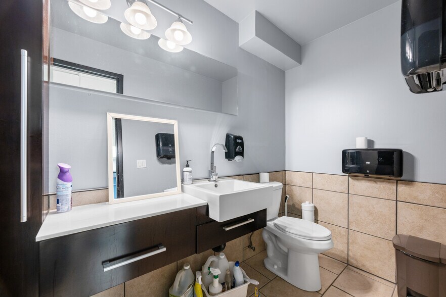 More Photos Of 5114 62 St, Lloydminster Warehouse For Sale