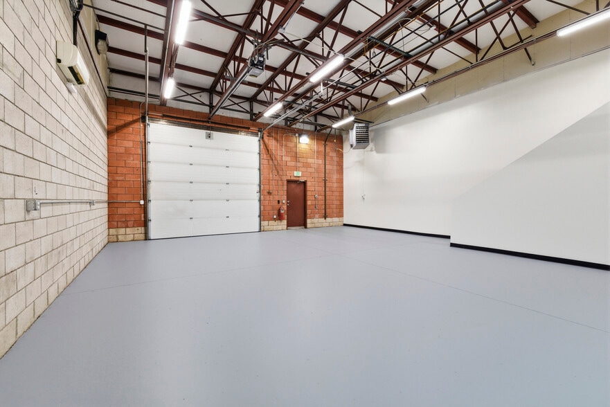 More Photos Of 587-623 Denver Ave, Loveland Flex For Lease