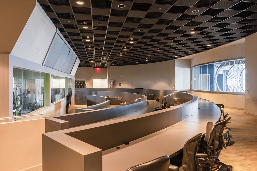 More Photos Of 190 Bluegrass Valley Pky, Alpharetta Office For Lease