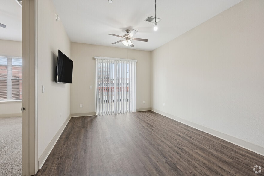 More Photos Of 79 Commerce St, Montgomery Apartments For Lease
