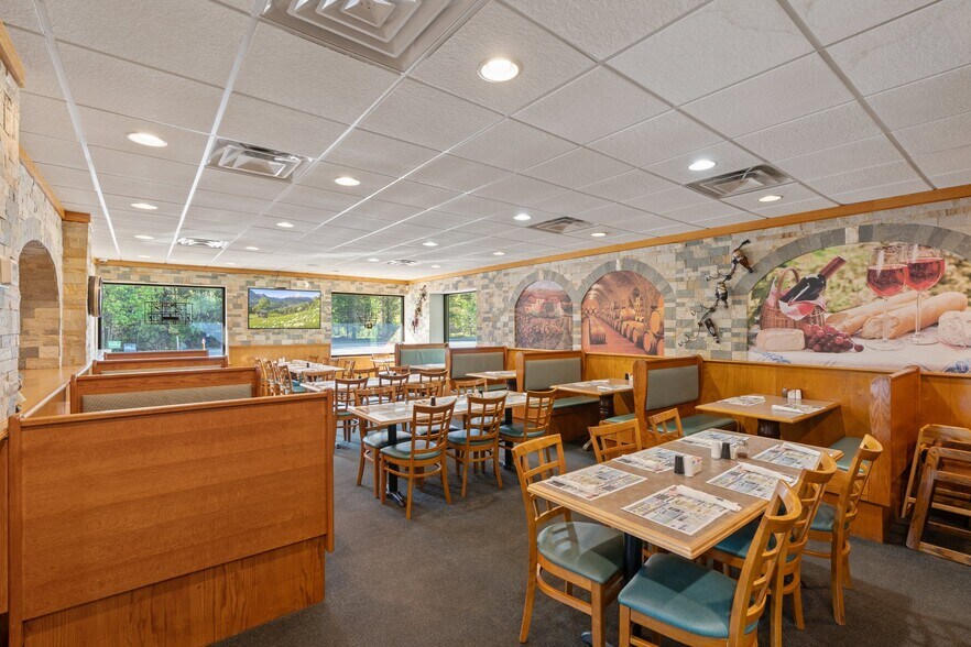 More Photos Of 232 W Moorestown Rd, Wind Gap Restaurant For Sale