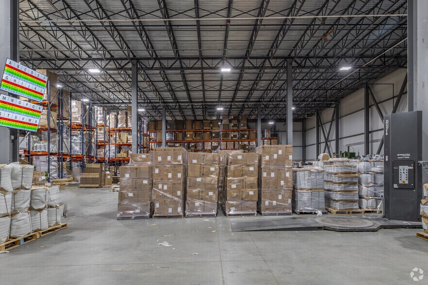 More Photos Of 305 Sub Way, Milford Warehouse For Lease