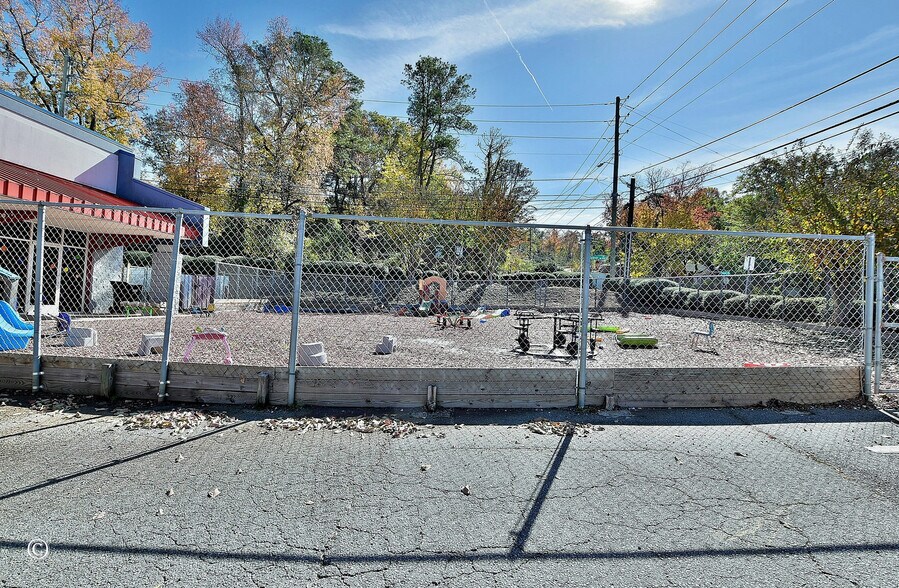 More Photos Of 2039 Torch Hill Rd, Columbus General Retail For Sale