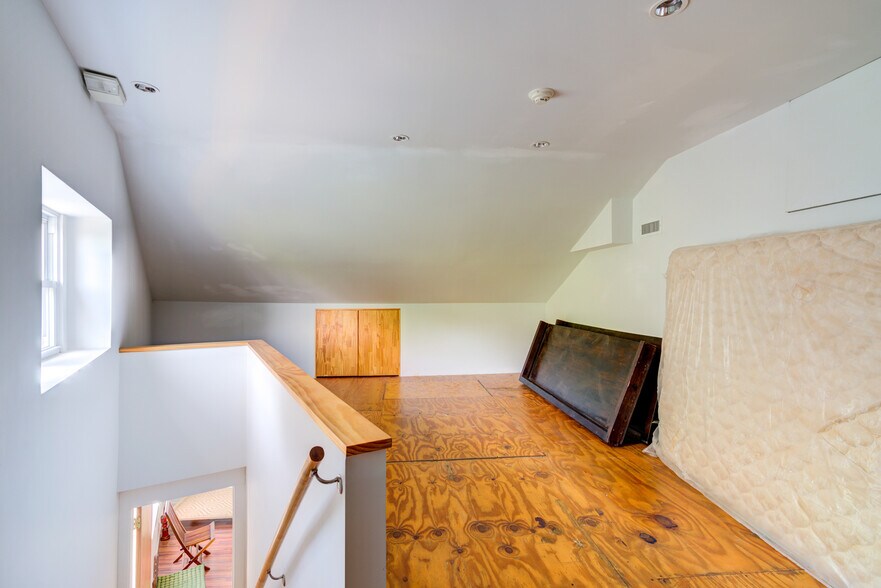 More Photos Of 525 N Dean St, Englewood Storefront Retail Office For Sale