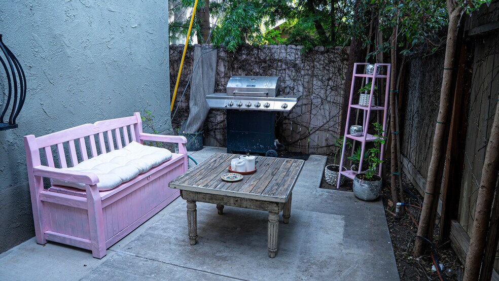 More Photos Of 219 Redondo Ave, Long Beach Apartments For Sale