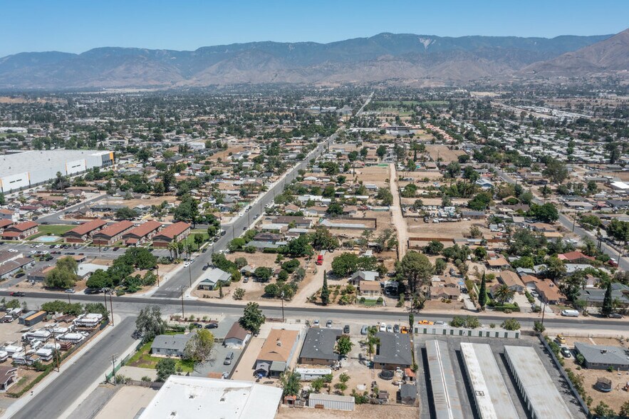 More Photos Of 2436 5th St, Highland Warehouse For Sale