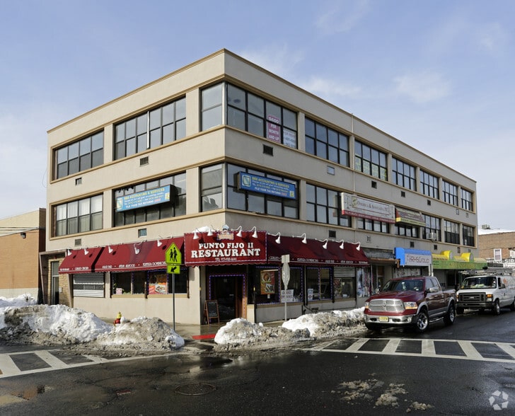 More Photos Of 39-45 Garden St, Passaic Office For Lease