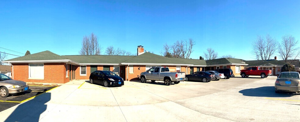 Primary Photo Of 1311-1315 W 1st St, Cedar Falls Apartments For Sale