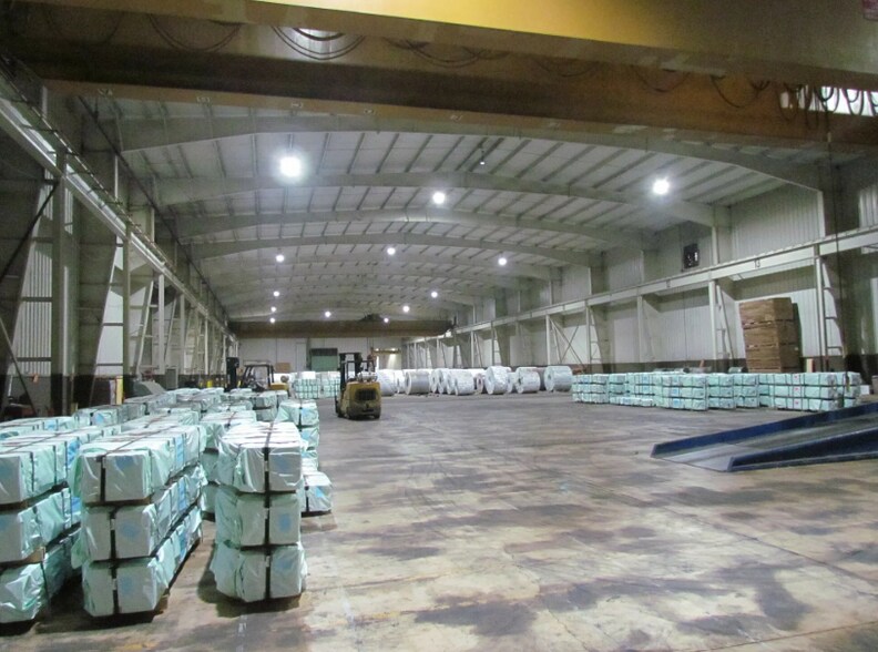 More Photos Of 17065 Hess St, Melvindale Manufacturing For Sale