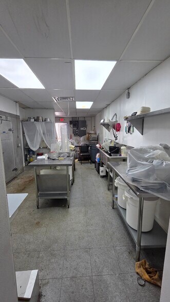 More Photos Of 521 Broadway St, Quantico General Retail For Lease