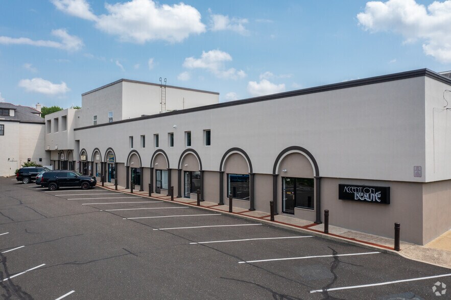 More Photos Of 501-505 Old York Rd, Jenkintown Unknown For Lease