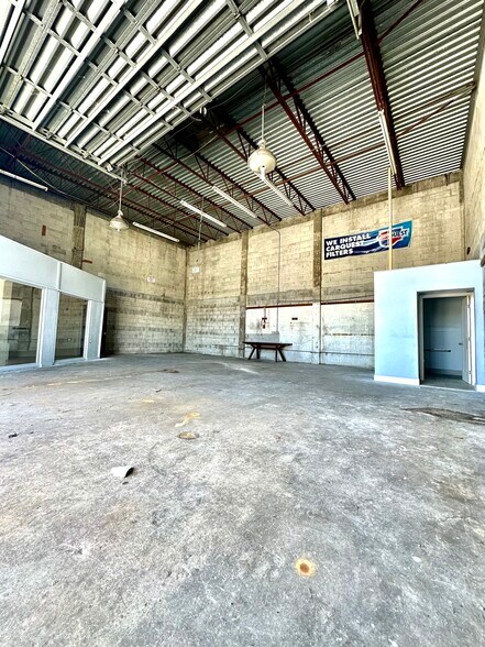 More Photos Of 5500-5532 Pembroke Rd, Hollywood Freestanding For Sale