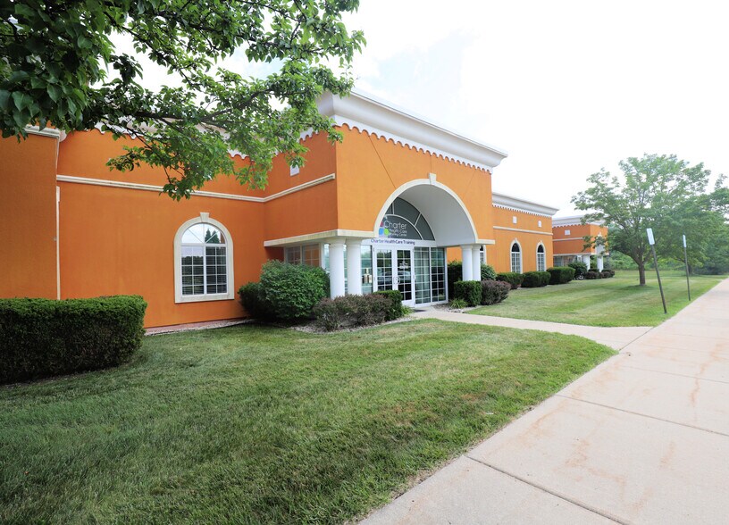 More Photos Of 1055 Charter Dr, Flint Medical For Sale