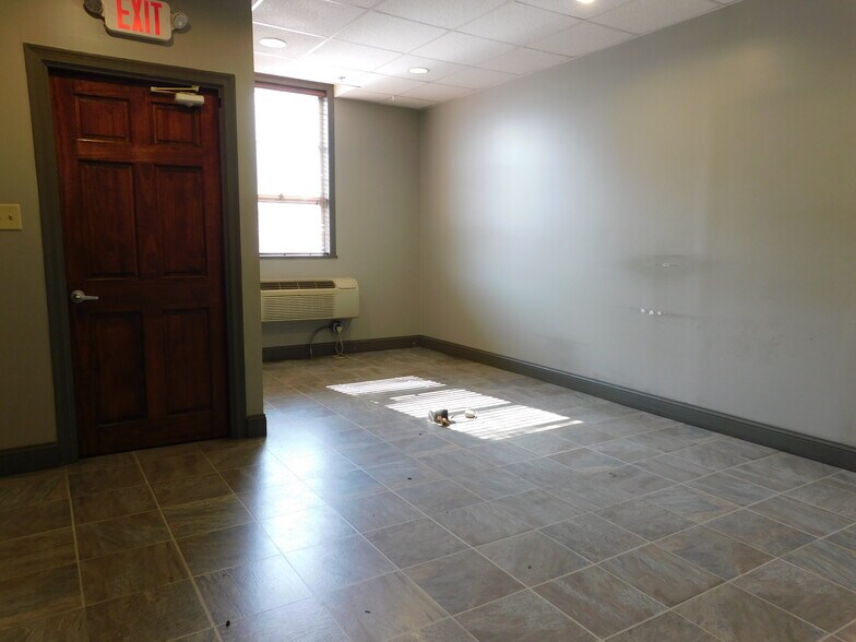 More Photos Of 813 N 4th St, Allentown Warehouse For Lease