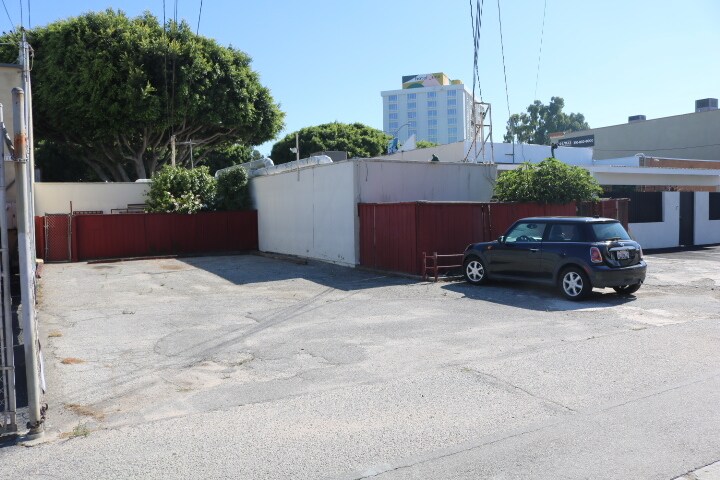 More Photos Of 7121 W Manchester Ave, Los Angeles Medical For Lease