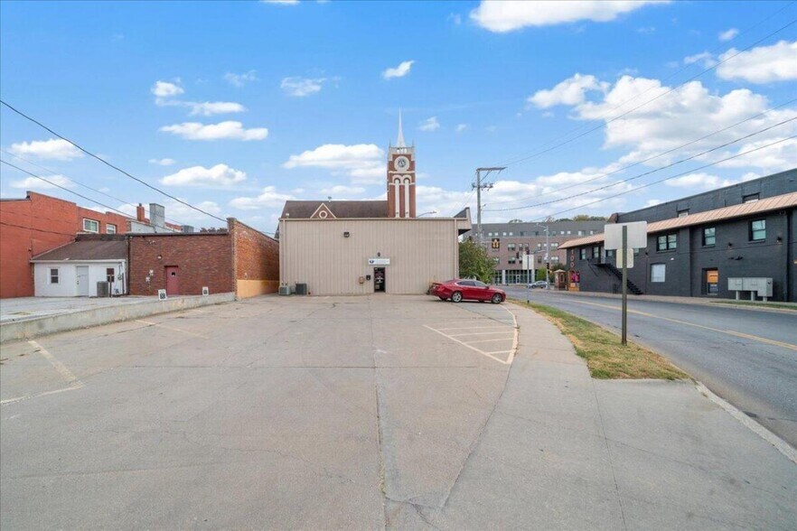 More Photos Of 100 E Broadway St, Council Bluffs Office For Sale