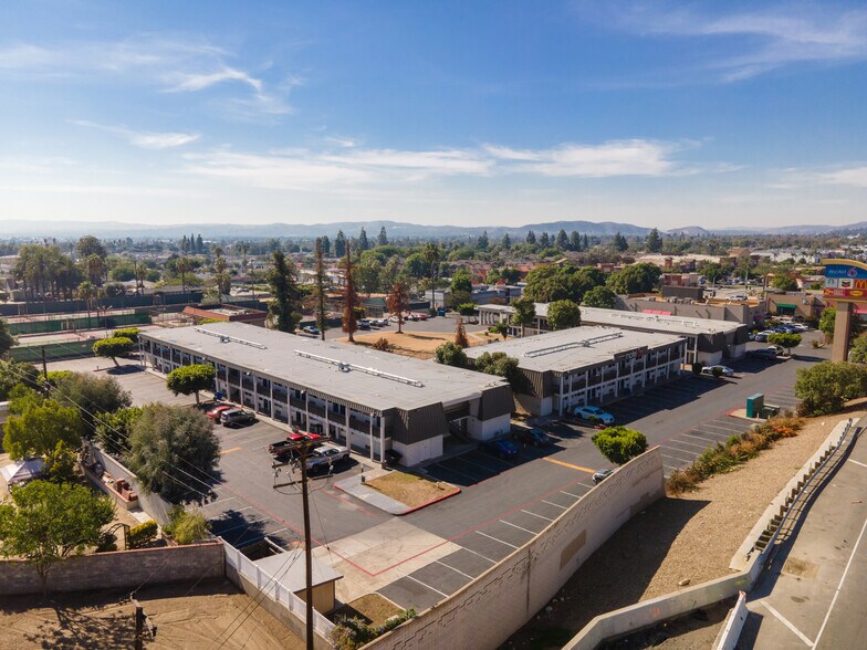More Photos Of 840 S Indian Hill Blvd, Claremont Hotel For Sale