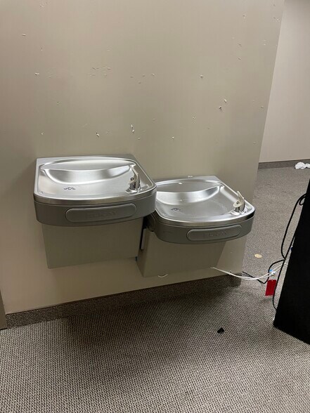 More Photos Of 570 Shelburne Rd, South Burlington Unknown For Lease