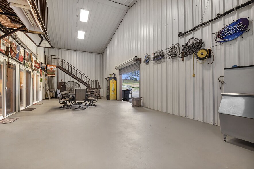 More Photos Of 111 Cypress Bay dr, Milam Specialty For Sale