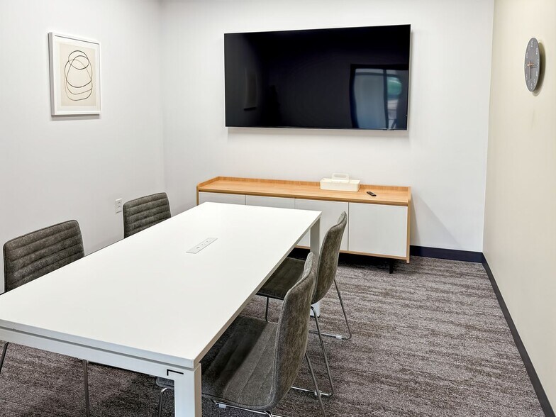 More Photos Of 2640 Eagan Woods Dr, Eagan Coworking Space