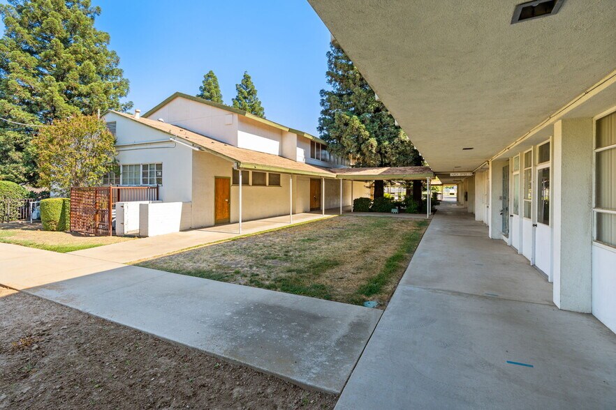 More Photos Of 101 W Clinton Ave, Fresno Specialty For Sale