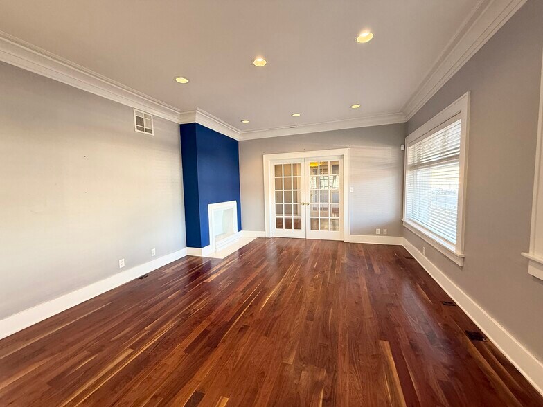 More Photos Of 2201 N Classen Blvd, Oklahoma City Office For Lease