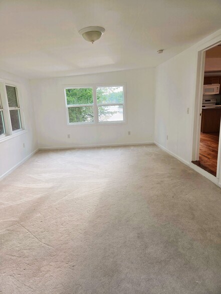 More Photos Of 476 S Burlington Rd, Bridgeton Sports And Entertainment For Sale