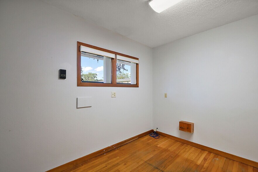 More Photos Of 708 Lee St, Leesburg Office For Sale
