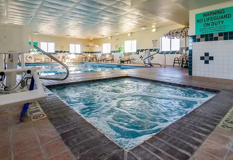 More Photos Of 730 E Jennifer Ln, Sidney Hotel For Sale