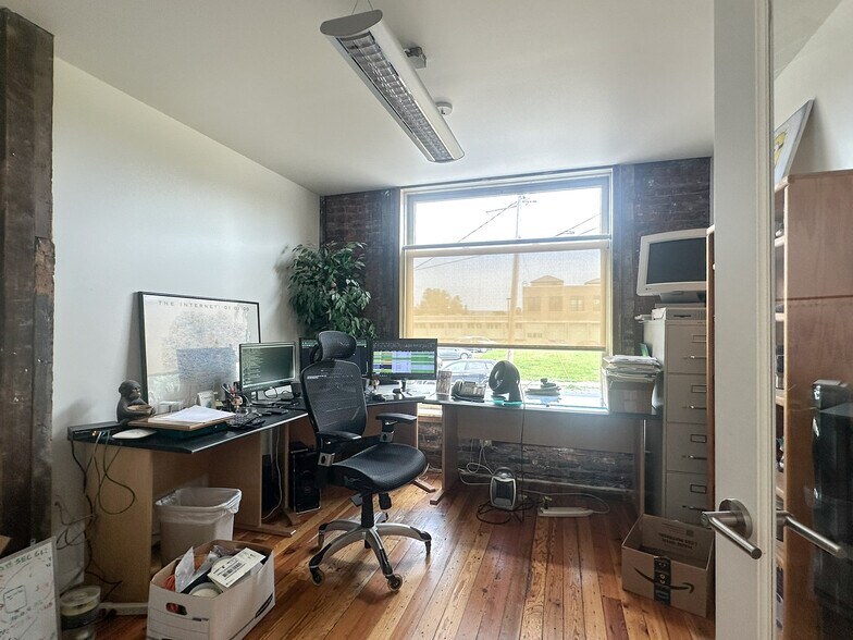 More Photos Of 412 Main St, Utica Warehouse For Lease