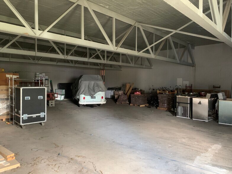 More Photos Of 2208 Dickerson Pike, Nashville Warehouse For Lease