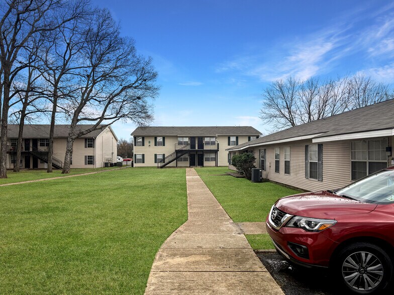 More Photos Of 2500 Montgomery Ln, Bossier City Apartments For Sale