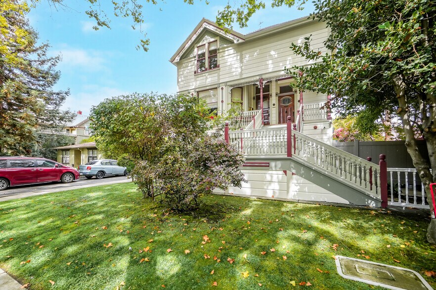 More Photos Of 742 B St, Hayward Restaurant For Sale