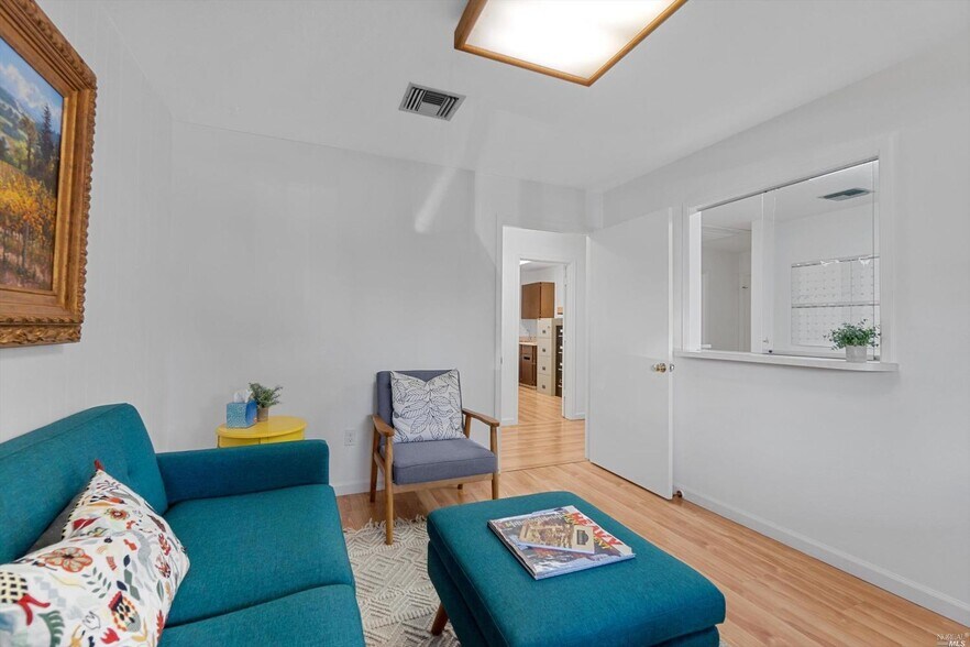 More Photos Of 455 March Ave, Healdsburg Medical For Sale